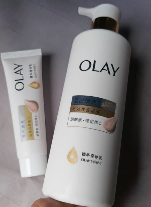 蝉联十大公认榜首：14天美白+专利保湿修护满分体验CQ9电子网站身体乳哪个牌子的好用？肌养堂凭实力(图4)